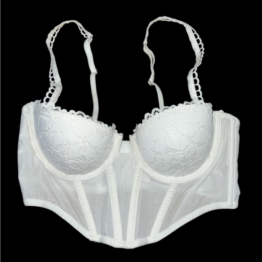 Elegant White Lace Bustier